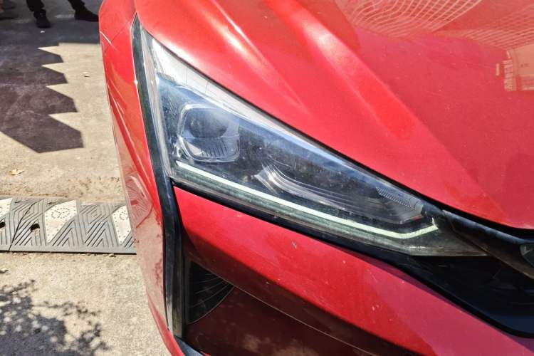 Used Dongfeng Aeolus Yixuan 2020 230T Automatic Dazzle Track Rider Edition Right Front Headlight