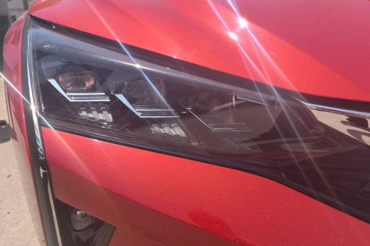 Used Dongfeng Aeolus Yixuan 2020 230T Automatic Cool Edition Right Front Headlight