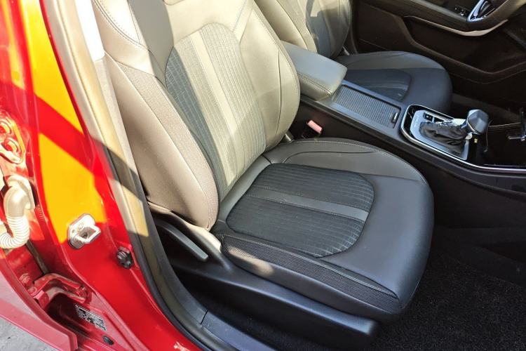Used Dongfeng Aeolus Yixuan 2020 230T Automatic Advanced Edition Right Front Seat