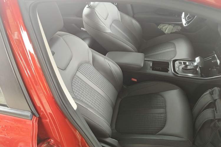 Used Dongfeng Aeolus Yixuan 2020 230T Automatic Advanced Edition Right Front Seat