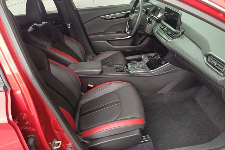 Used Dongfeng Aeolus Yixuan 2020 230T Automatic Glare-Proof Dark Knight Edition Right Front Seat