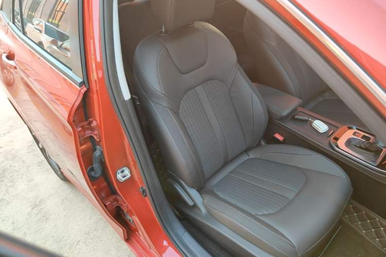 Used Dongfeng Aeolus Yixuan 2020 230T Automatic Advanced Edition Right Front Seat