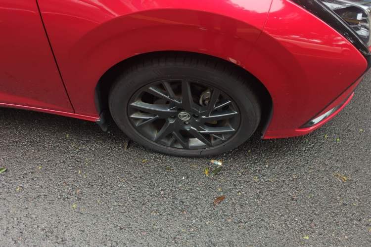 Used Dongfeng Aeolus Yixuan 2020 230T Automatic Cool Stylish Dark Knight Edition Right Front Wheel Hub
