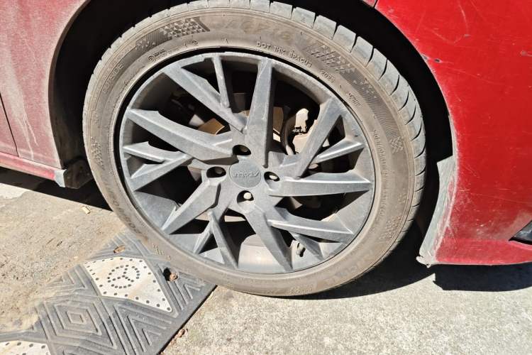 Used Dongfeng Aeolus Yixuan 2020 230T Automatic Dazzle Track Rider Edition Right Front Wheel Hub