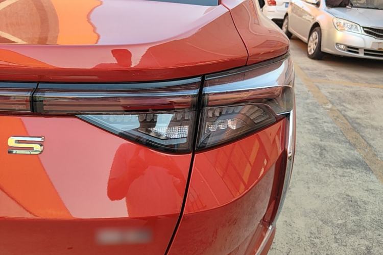 Used Dongfeng Aeolus Yixuan 2020 230T Automatic Advanced Edition Right Rear Taillight