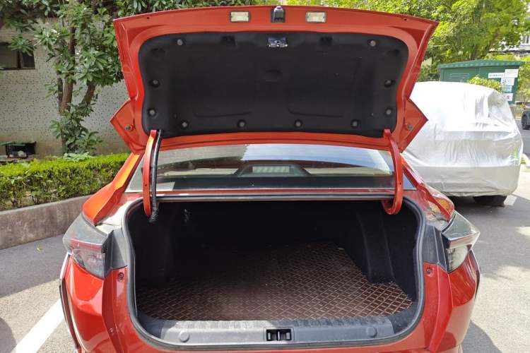 Used Dongfeng Aeolus Yixuan 2020 230T Automatic Cool Track Edition Trunk