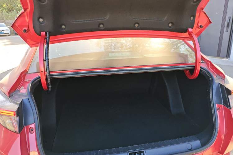 Used Dongfeng Aeolus Yixuan 2020 230T Automatic Advanced Edition Trunk