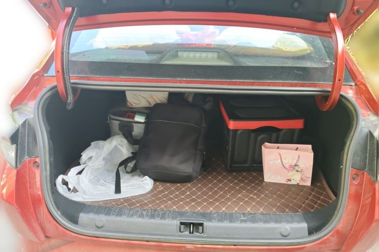 Used Dongfeng Aeolus Yixuan 2020 230T Automatic Dazzle Track Rider Edition Trunk