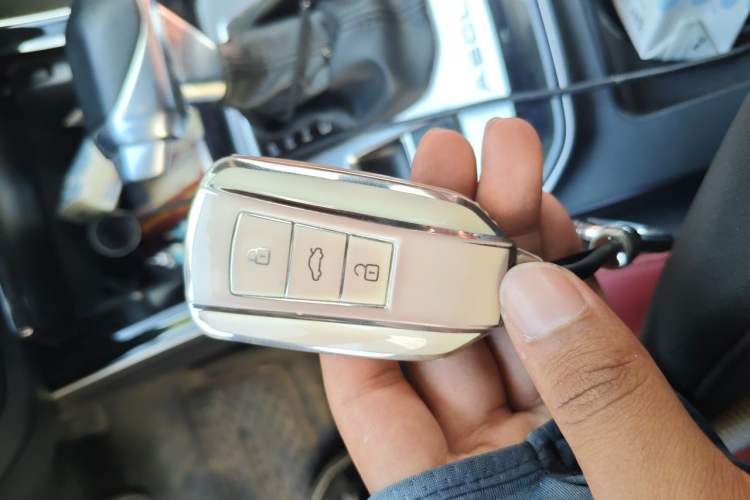 Used Dongfeng Aeolus Yixuan 2020 230T Automatic Dazzle Track Rider Edition Vehicle Key