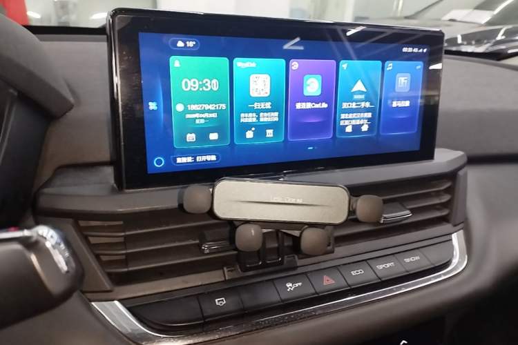 Used Dongfeng Aeolus Yixuan 2020 230T Automatic Cool Edition Audio And AC Panel