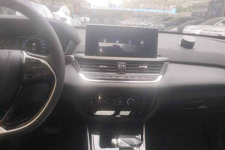 Used Dongfeng Aeolus Yixuan 2020 230T Automatic Cool Track Edition Audio And AC Panel
