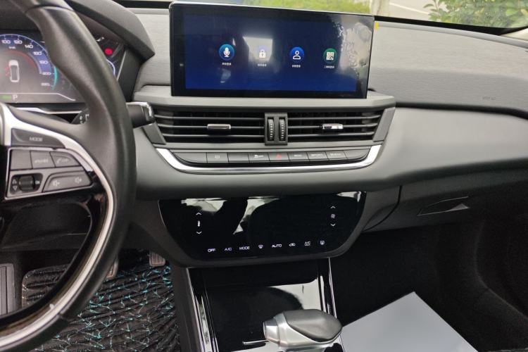 Used Dongfeng Aeolus Yixuan 2020 230T Automatic Cool Edition Audio And AC Panel