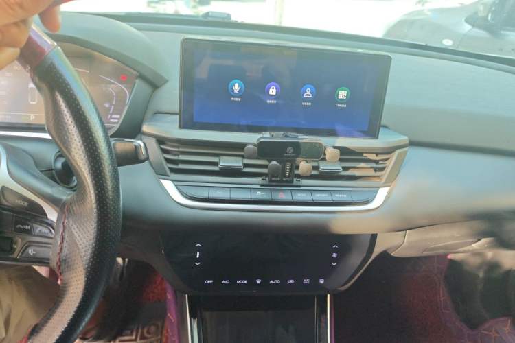 Used Dongfeng Aeolus Yixuan 2020 230T Automatic Advanced Edition Audio And AC Panel