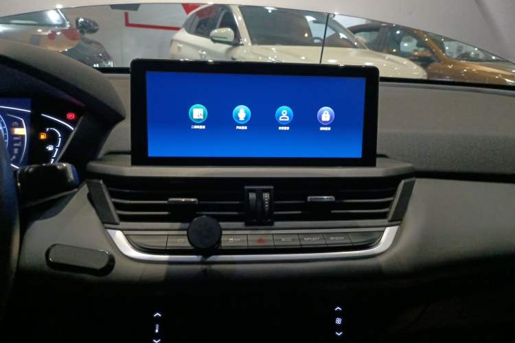 Used Dongfeng Aeolus Yixuan 2020 230T Automatic Cool Edition Audio And AC Panel
