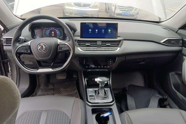Used Dongfeng Aeolus Yixuan 2020 230T Automatic Advanced Edition Center Console