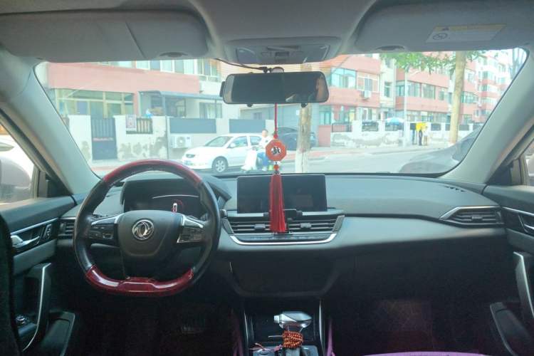 Used Dongfeng Aeolus Yixuan 2020 230T Automatic Advanced Edition Center Console