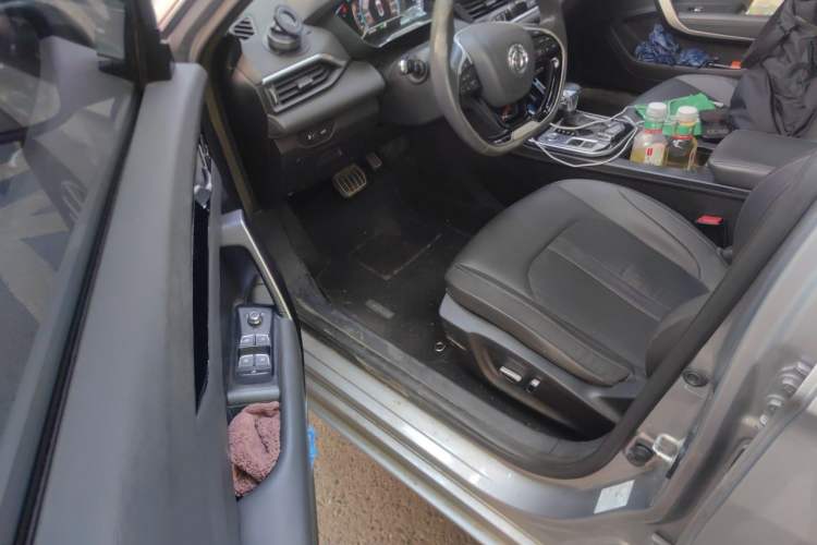 Used Dongfeng Aeolus Yixuan 2020 230T Automatic Advanced Edition Driver Seat