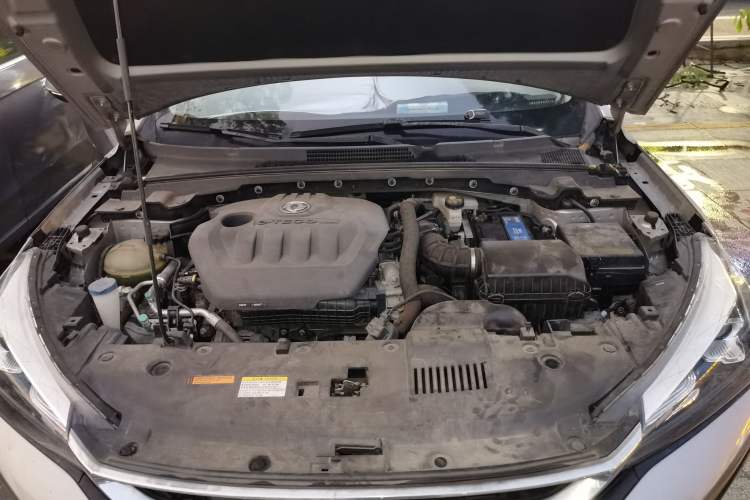 Used Dongfeng Aeolus Yixuan 2020 230T Automatic Advanced Edition Engine Bay