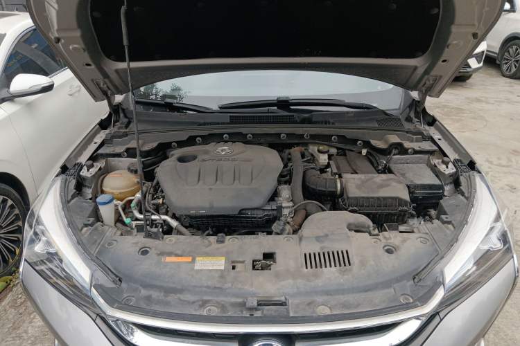 Used Dongfeng Aeolus Yixuan 2020 230T Automatic Advanced Edition Engine Bay