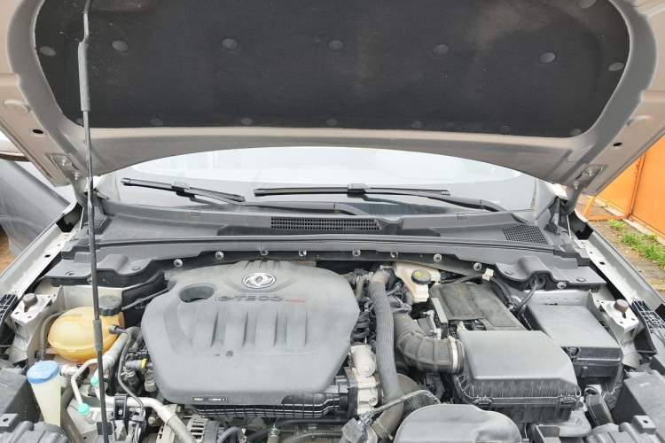 Used Dongfeng Aeolus Yixuan 2020 230T Automatic Advanced Edition Engine Bay