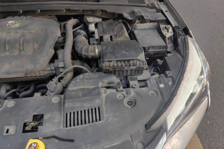 Used Dongfeng Aeolus Yixuan 2020 230T Automatic Advanced Edition Engine Bay Left
