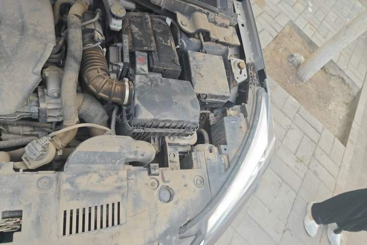 Used Dongfeng Aeolus Yixuan 2020 230T Automatic Advanced Edition Engine Bay Left