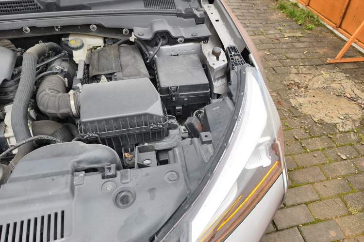 Used Dongfeng Aeolus Yixuan 2020 230T Automatic Advanced Edition Engine Bay Left
