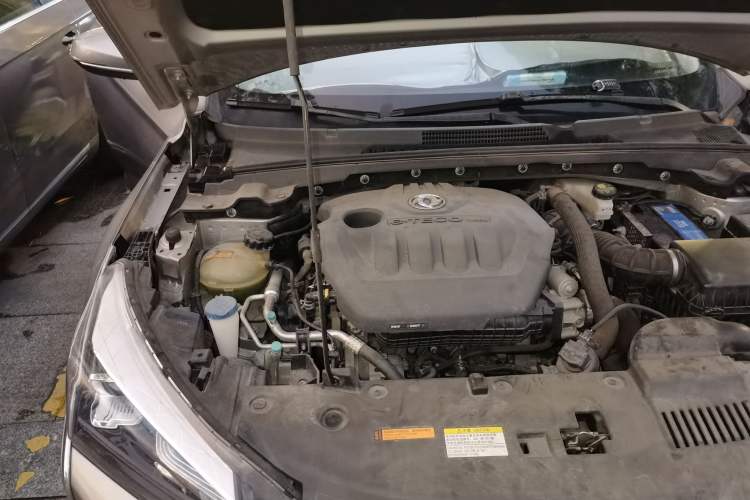 Used Dongfeng Aeolus Yixuan 2020 230T Automatic Advanced Edition Engine Bay Right