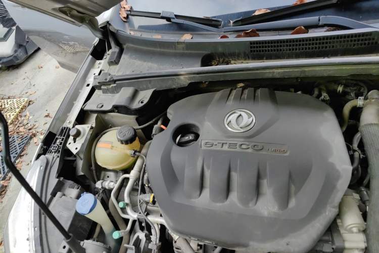 Used Dongfeng Aeolus Yixuan 2020 230T Automatic Advanced Edition Engine Bay Right