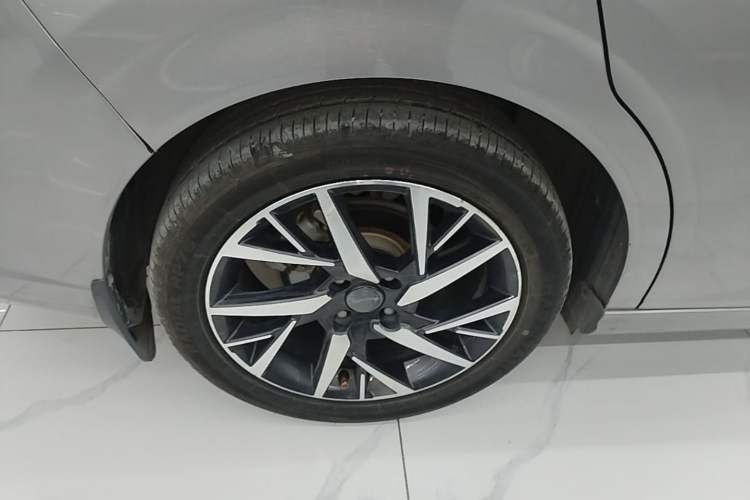 Used Dongfeng Aeolus Yixuan 2020 230T Automatic Cool Edition Exterior 2