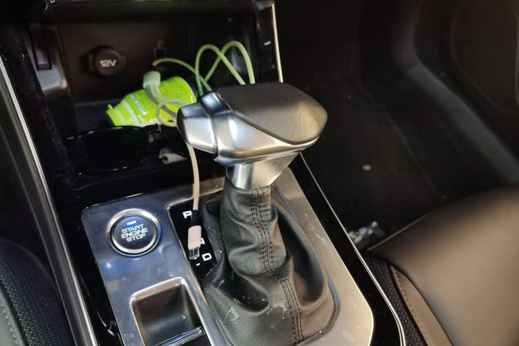 Used Dongfeng Aeolus Yixuan 2020 230T Automatic Advanced Edition Gear Lever