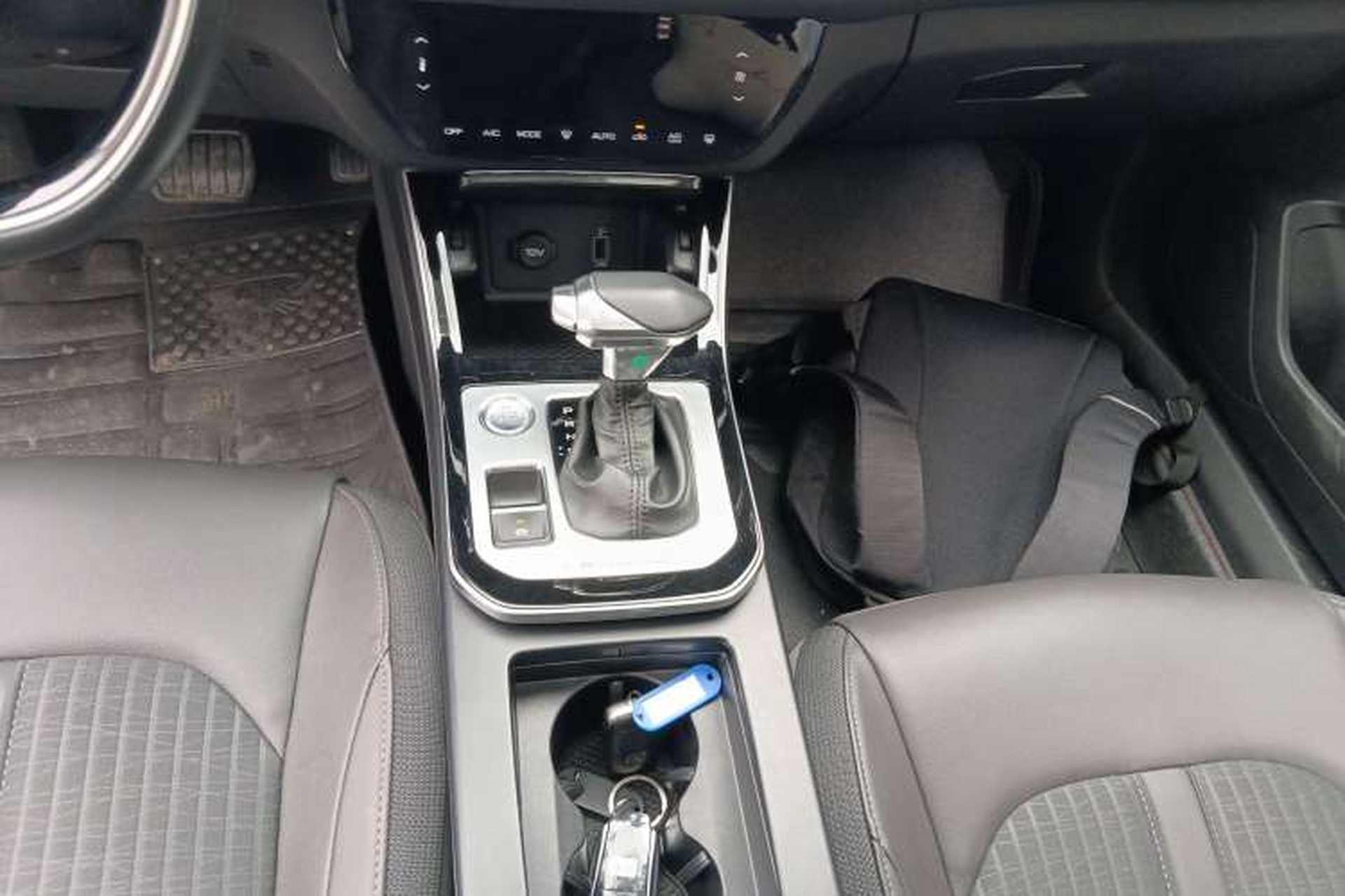 Used Dongfeng Aeolus Yixuan 2020 230T Automatic Advanced Edition Gear Lever