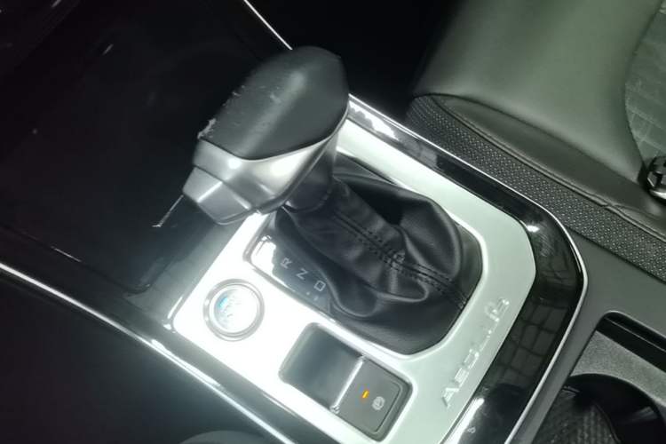 Used Dongfeng Aeolus Yixuan 2020 230T Automatic Cool Track Edition Gear Lever