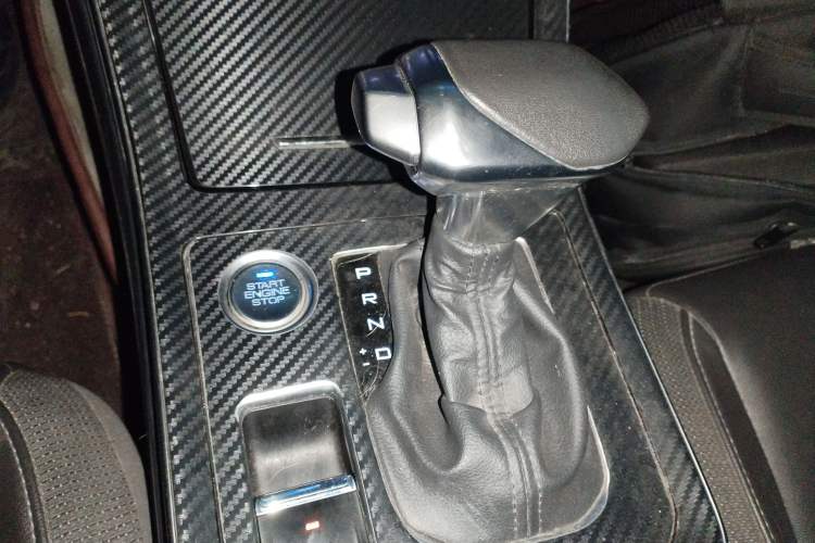 Used Dongfeng Aeolus Yixuan 2020 230T Automatic Advanced Edition Gear Lever