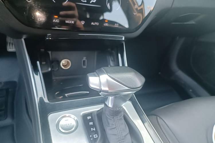 Used Dongfeng Aeolus Yixuan 2020 230T Automatic Cool Edition Gear Lever