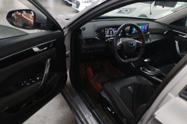 Used Dongfeng Aeolus Yixuan 2020 230T Automatic Advanced Edition Interior 3