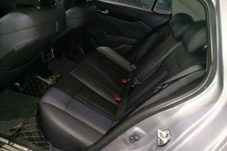 Used Dongfeng Aeolus Yixuan 2020 230T Automatic Cool Edition Interior 4