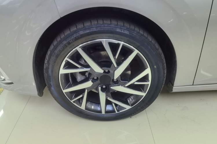 Used Dongfeng Aeolus Yixuan 2020 230T Automatic Cool Track Edition Left Front Wheel Hub