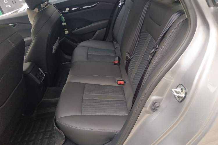 Used Dongfeng Aeolus Yixuan 2020 230T Automatic Advanced Edition Left Rear Seat