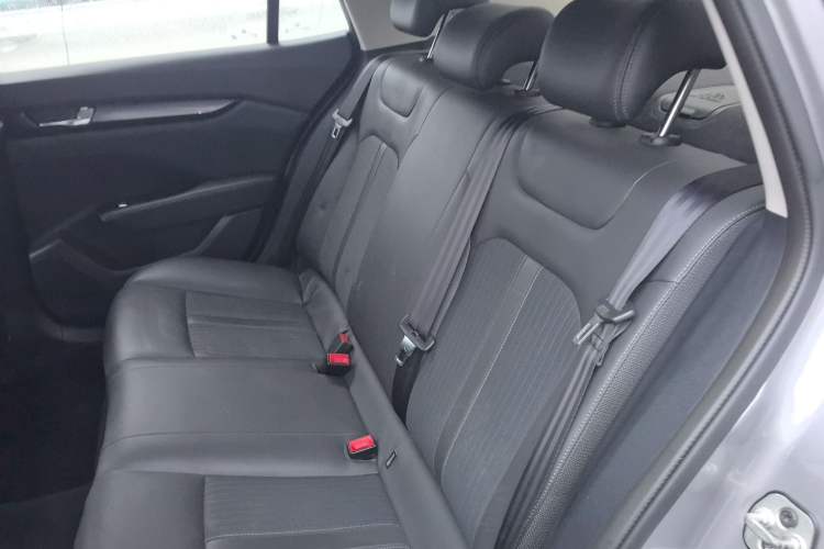 Used Dongfeng Aeolus Yixuan 2020 230T Automatic Advanced Edition Left Rear Seat