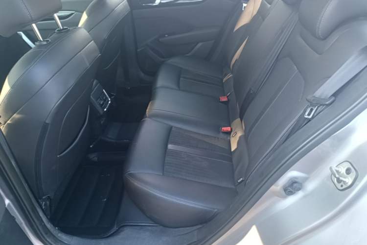 Used Dongfeng Aeolus Yixuan 2020 230T Automatic Cool Edition Left Rear Seat