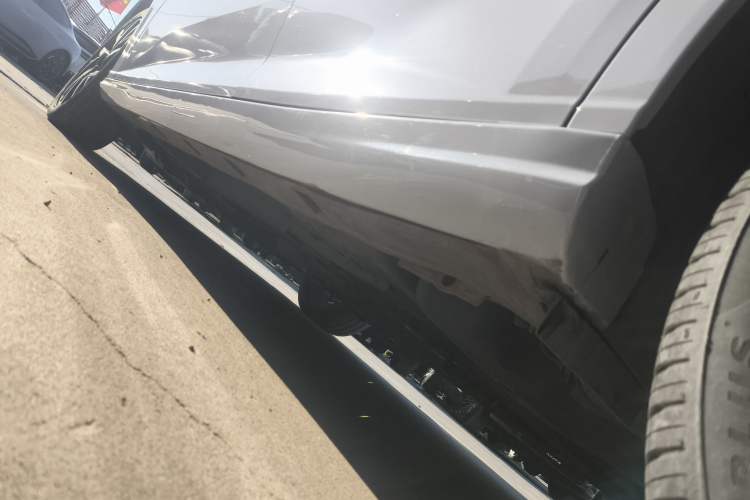 Used Dongfeng Aeolus Yixuan 2020 230T Automatic Cool Stylish Dark Knight Edition Left Side Sill