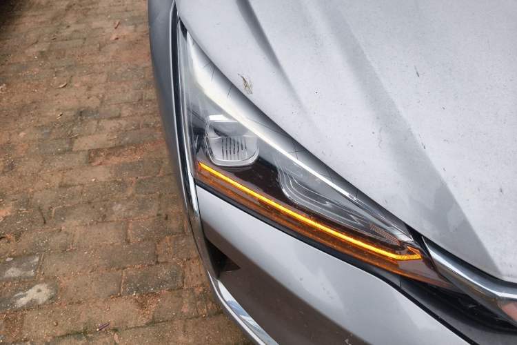 Used Dongfeng Aeolus Yixuan 2020 230T Automatic Advanced Edition Right Front Headlight