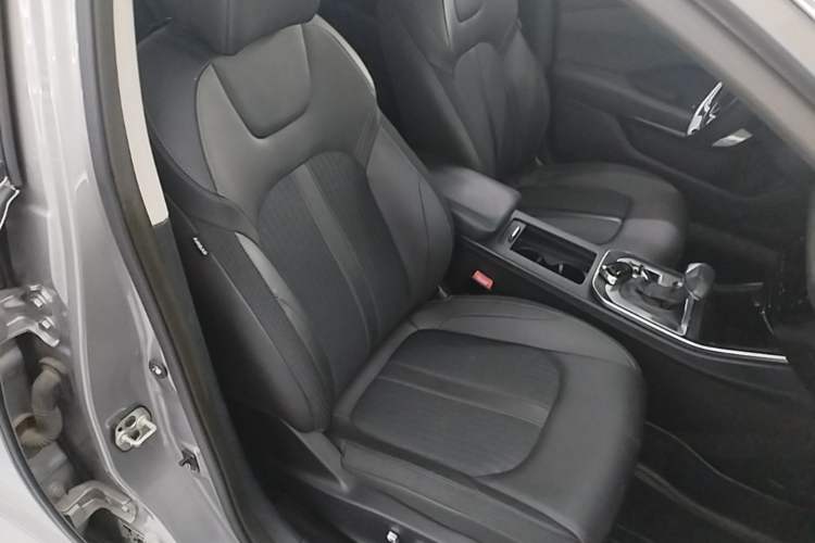 Used Dongfeng Aeolus Yixuan 2020 230T Automatic Cool Edition Right Front Seat