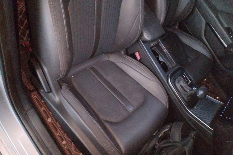 Used Dongfeng Aeolus Yixuan 2020 230T Automatic Advanced Edition Right Front Seat