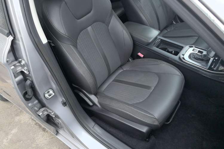 Used Dongfeng Aeolus Yixuan 2020 230T Automatic Advanced Edition Right Front Seat