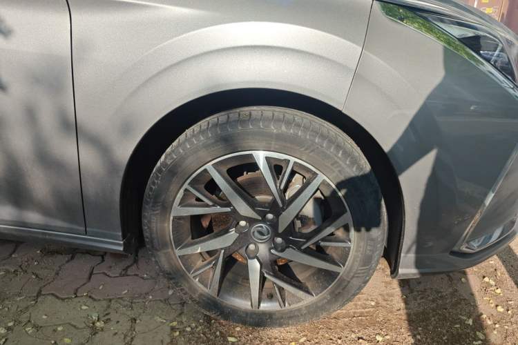 Used Dongfeng Aeolus Yixuan 2020 230T Automatic Advanced Edition Right Front Wheel Hub