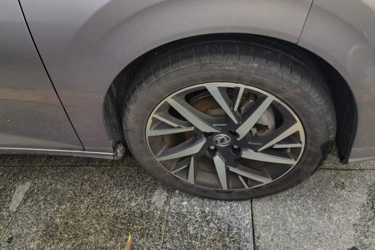 Used Dongfeng Aeolus Yixuan 2020 230T Automatic Advanced Edition Right Front Wheel Hub