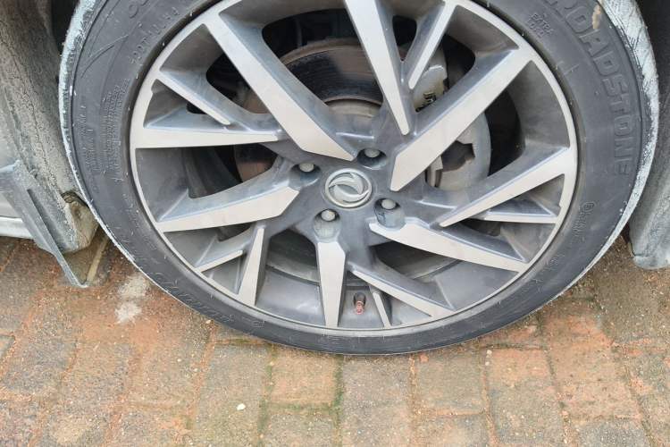 Used Dongfeng Aeolus Yixuan 2020 230T Automatic Advanced Edition Right Front Wheel Hub