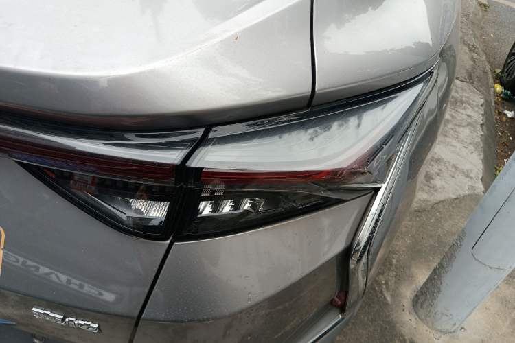 Used Dongfeng Aeolus Yixuan 2020 230T Automatic Advanced Edition Right Rear Taillight